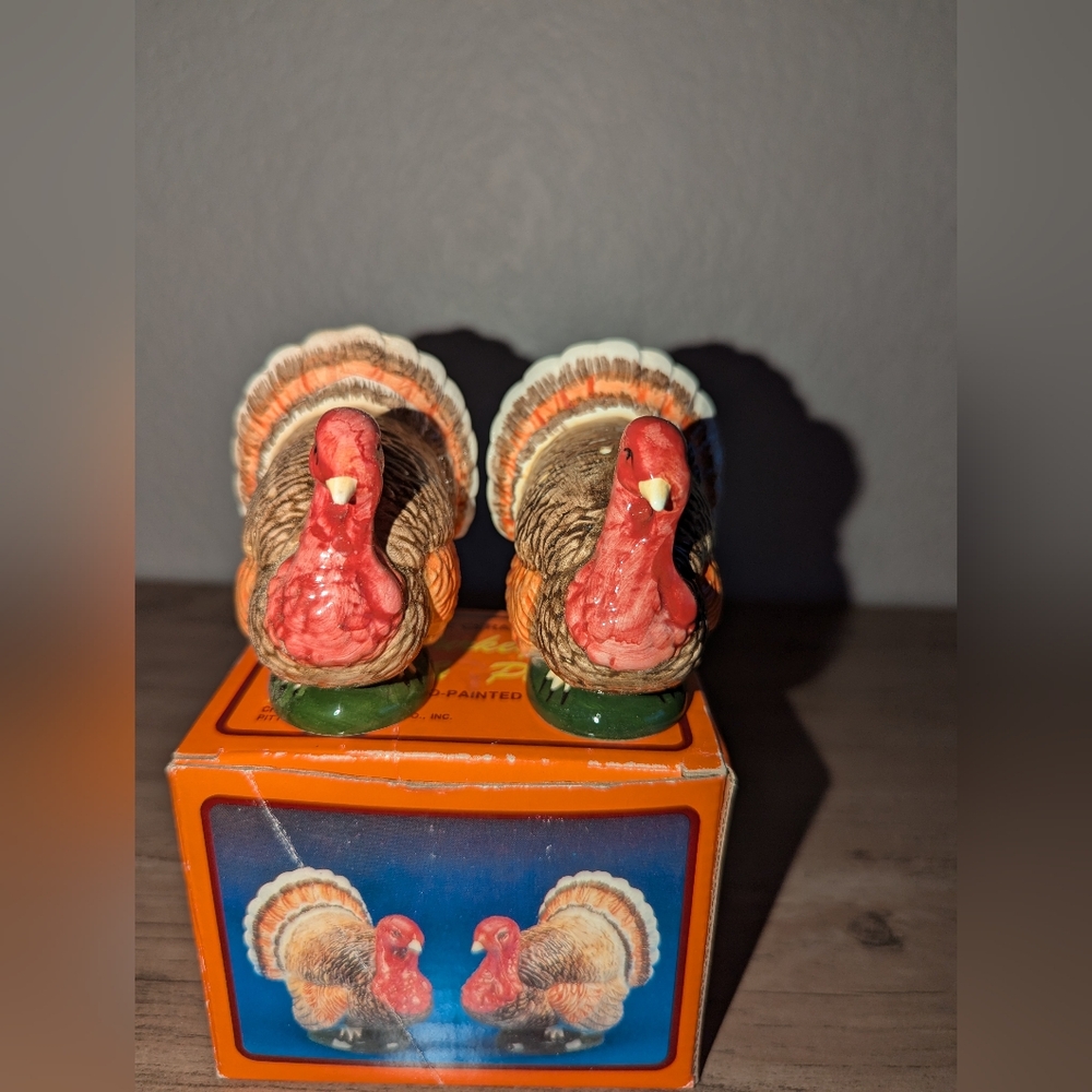 Vintage Brinn's Turkey Salt And Pepper Shakers Taiwan